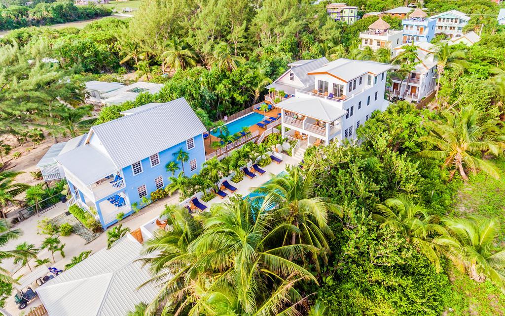 Weezie'S Ocean Front Hotel And Garden Cottages Caye Caulker Exterior photo